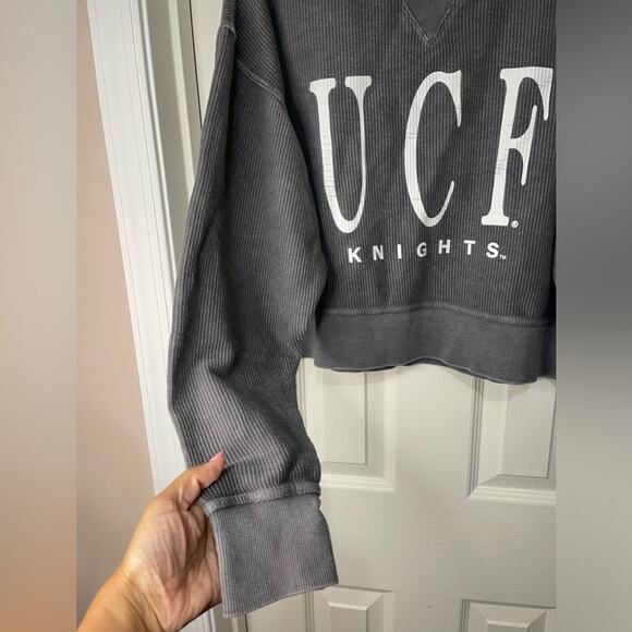 UCF Central Florida Knights Faded Grey Ribbed Crop Sweatshirt size Medium - Picture 3 of 5
